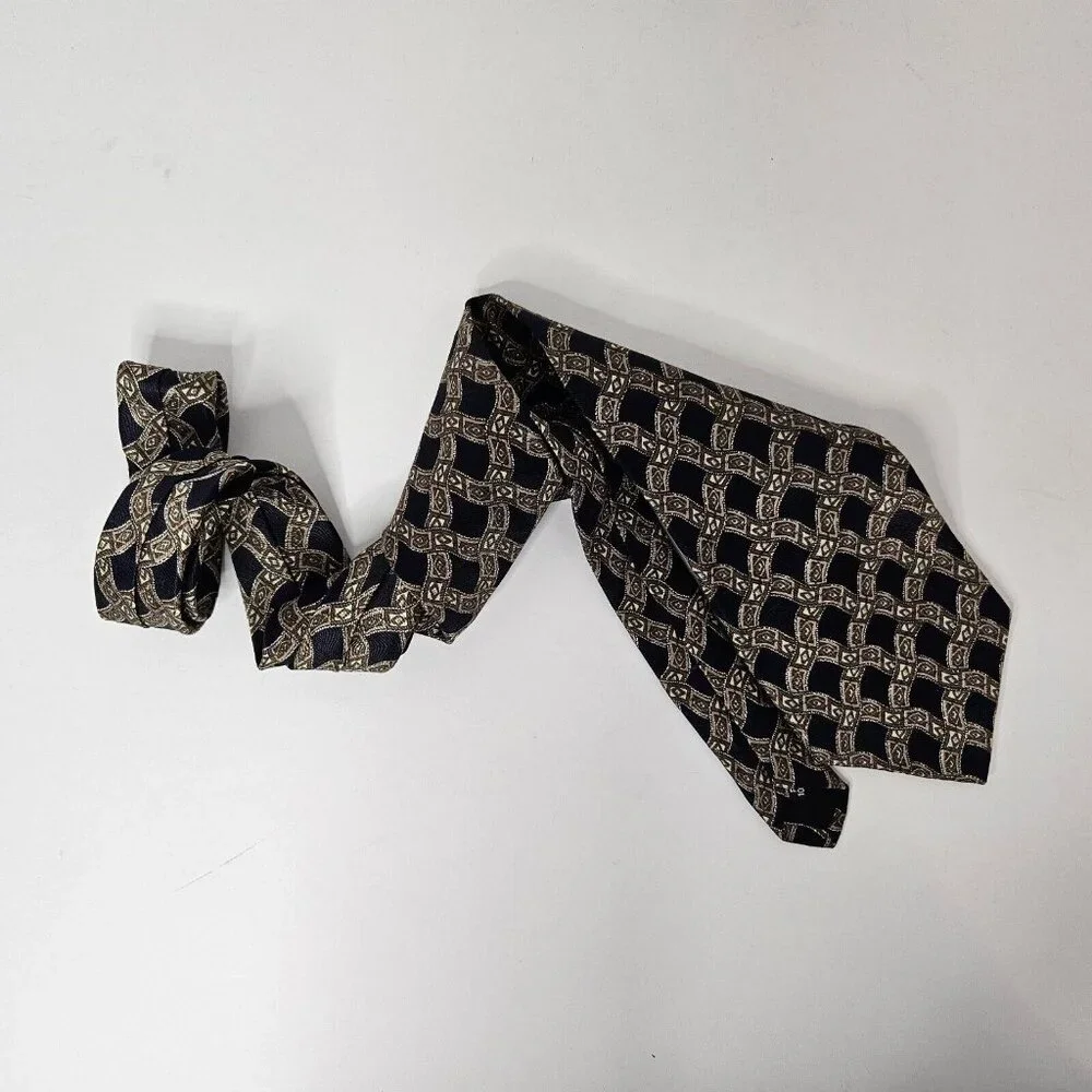 Geoffrey Beene 100% Silk Tie With Geometric Pattern Necktie 58 in x 4 in‎